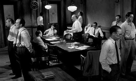  12 Angry Men! A Courtroom Drama Exploring Moral Dilemmas and Prejudice!